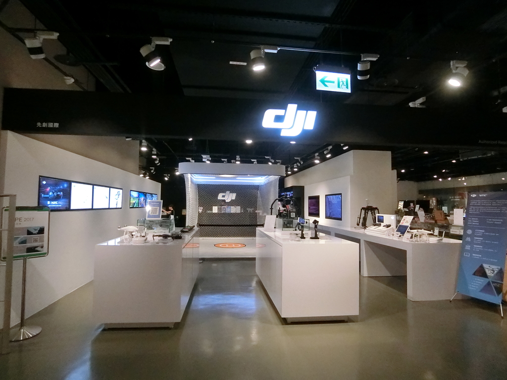 「3C」DJI Osmo Mobile 手機雲台穩定器  ～DJI三創授權體驗店